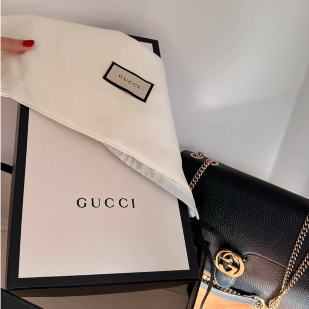 Authentic Gucci Black Leather Shoulder Crossbody Bag